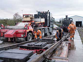 1466 being loaded in Didcot West Yard